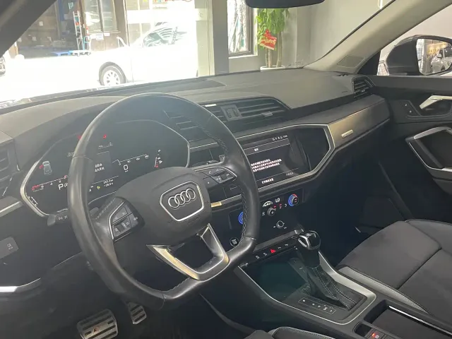 Audi Q3 — Фото автомобиля 5