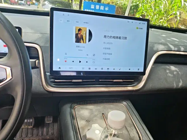 Dongfeng eπ 008 — Фото автомобиля 5