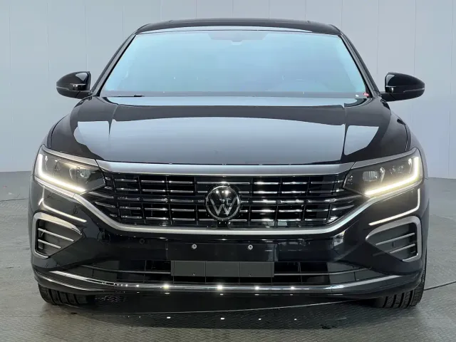 Volkswagen Passat — Фото автомобиля 2