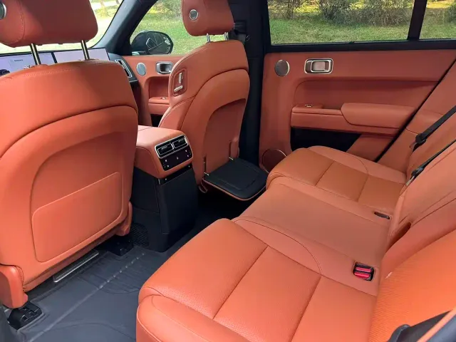 Li Auto L7 — Фото автомобиля 12