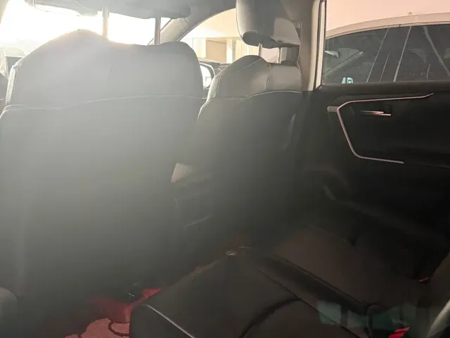Toyota RAV4 — Фото автомобиля 7