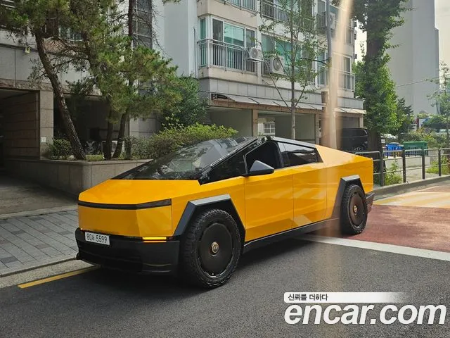 Tesla Cybertruck — Фото автомобиля 2