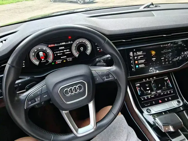 Audi Q7 — Фото автомобиля 8