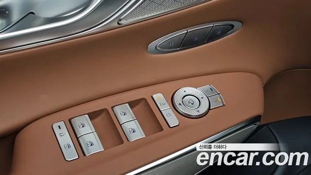 Genesis GV70 — Фото автомобиля 19