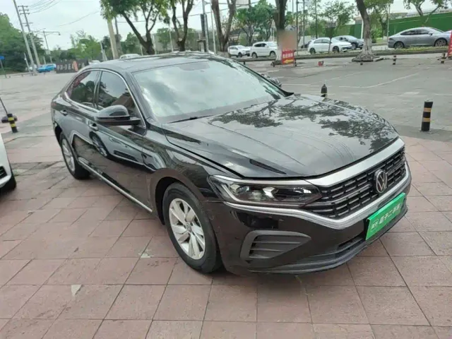 Volkswagen Passat — Фото автомобиля 3