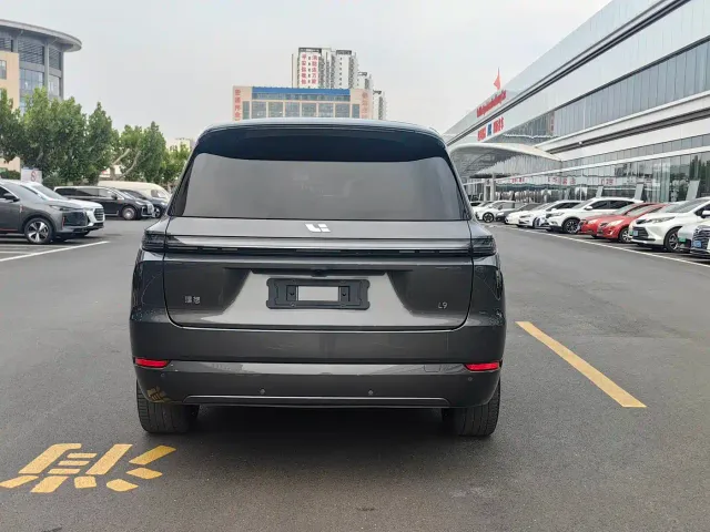 Li Auto L9 — Фото автомобиля 4