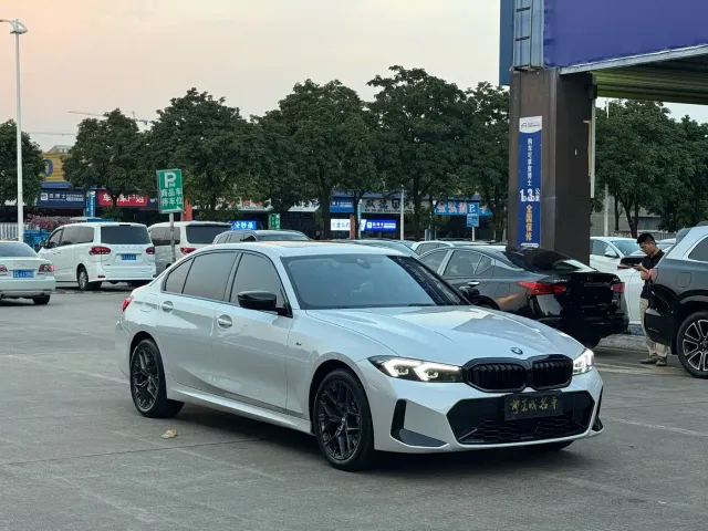 BMW 3 Series — Фото автомобиля 3