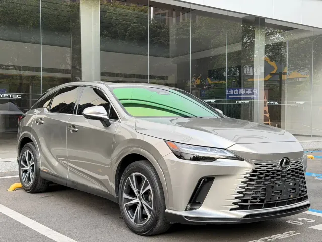 Lexus RX — Фото автомобиля 3