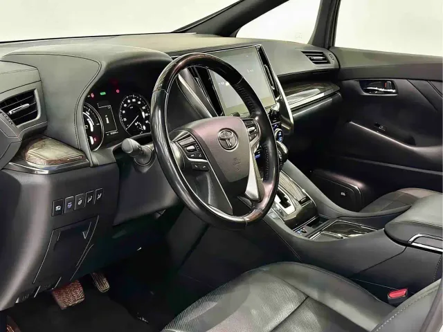 Toyota Alphard — Фото автомобиля 9