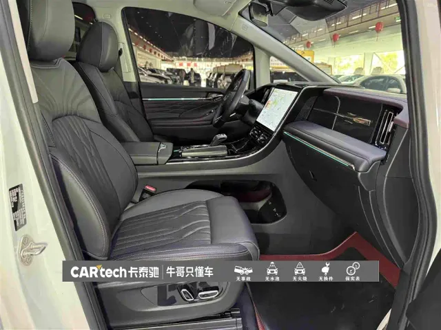 GAC Trumpchi M8 — Фото автомобиля 27