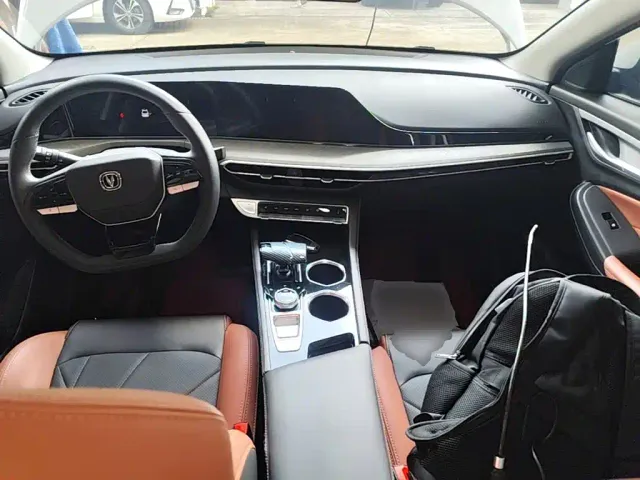 Changan Eado — Фото автомобиля 9