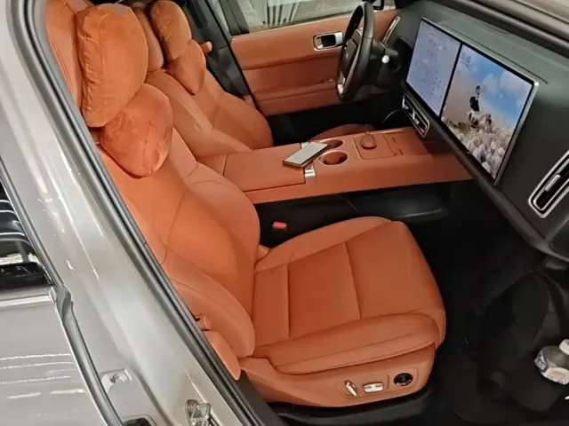 Li Auto L6 — Фото автомобиля 24
