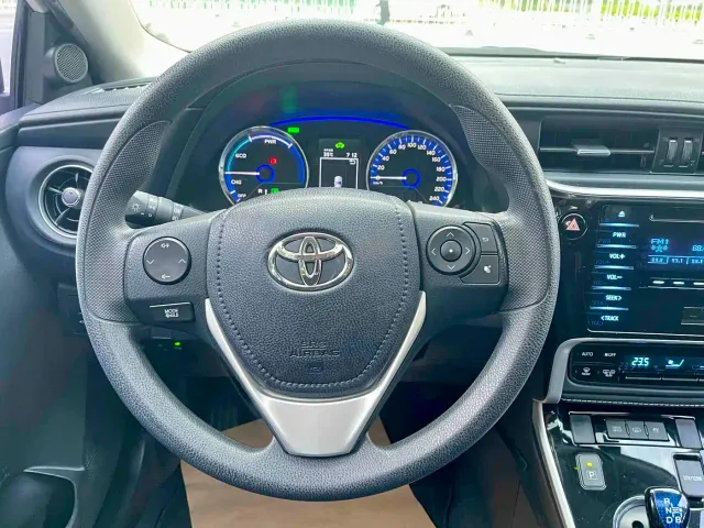 Toyota Corolla Twin Engine E+ — Фото автомобиля 14