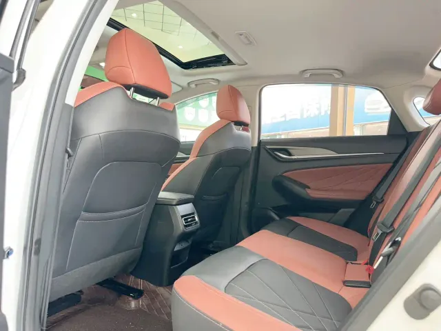 Changan Eado — Фото автомобиля 12