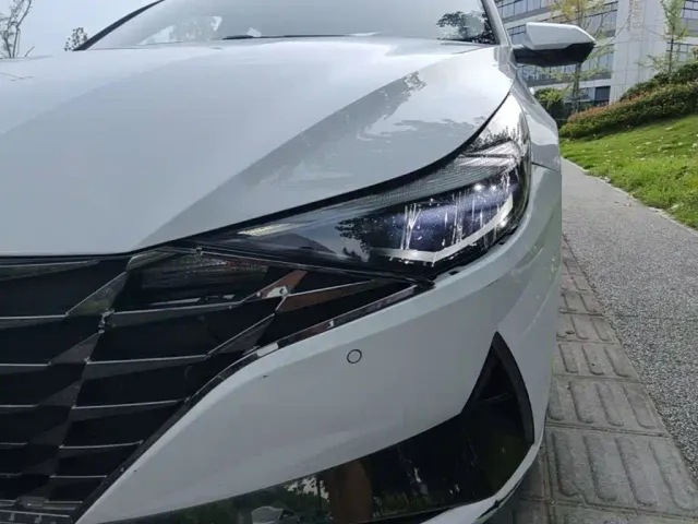 Hyundai Elantra — Фото автомобиля 23