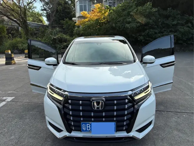Honda Elysion — Фото автомобиля 4