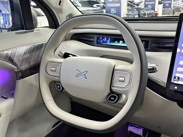 Xpeng GX — Фото автомобиля 12