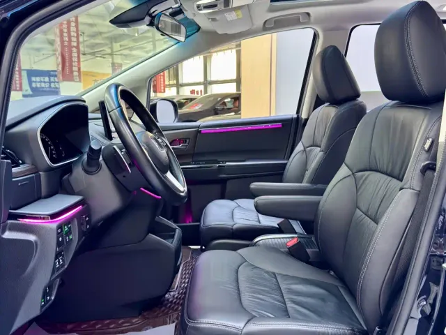 Honda Odyssey — Фото автомобиля 3