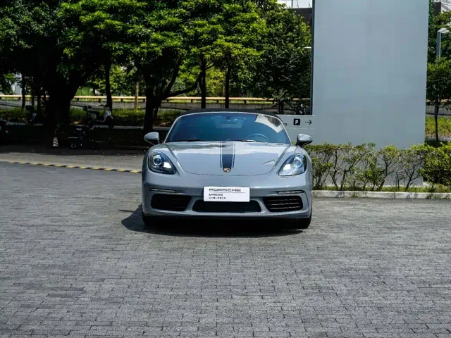 Porsche 718 — Фото автомобиля 12