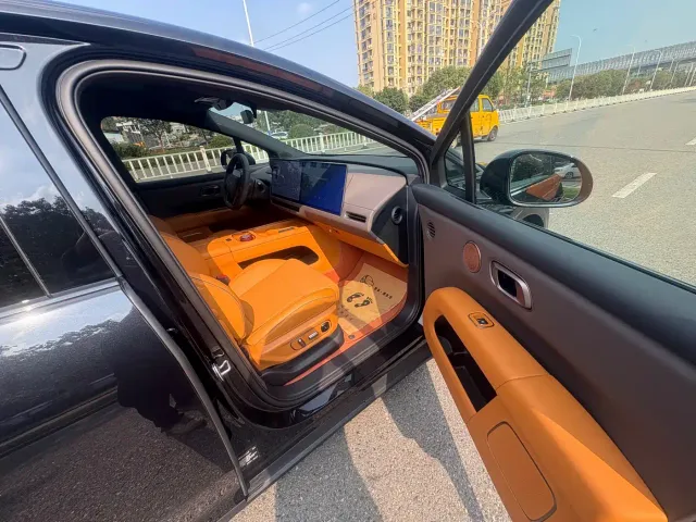 Li Auto i6 — Фото автомобиля 13