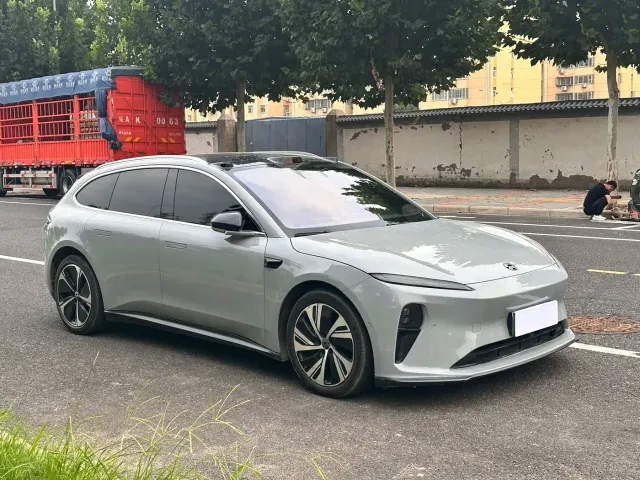 Nio ET5 Touring — Фото автомобиля 3