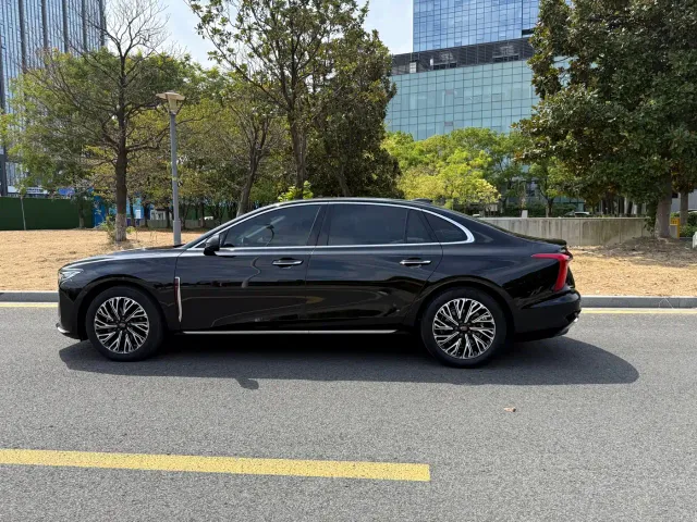 Hongqi H5 — Фото автомобиля 14