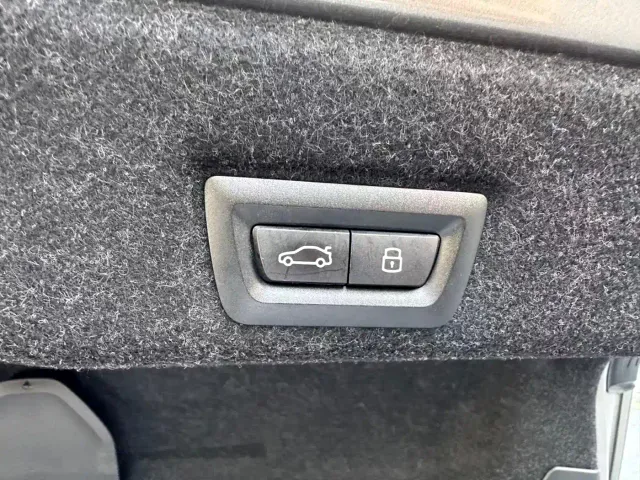 BMW 5 Series — Фото автомобиля 12