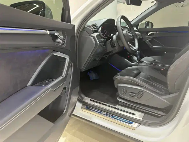 Audi Q3 — Фото автомобиля 14