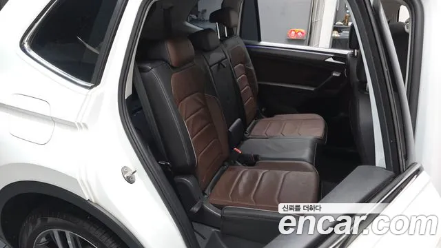 Volkswagen Tiguan — Фото автомобиля 11