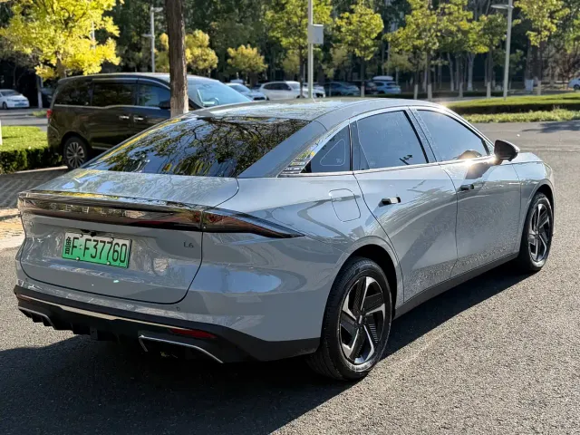 Geely Galaxy L6 — Фото автомобиля 6