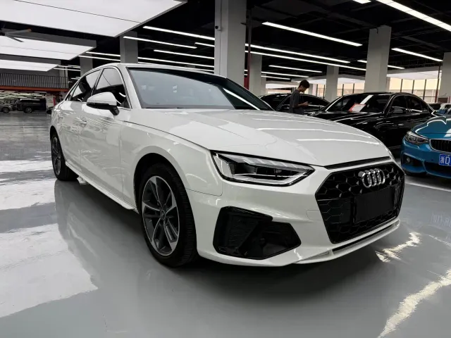 Audi A4L — Фото автомобиля 3