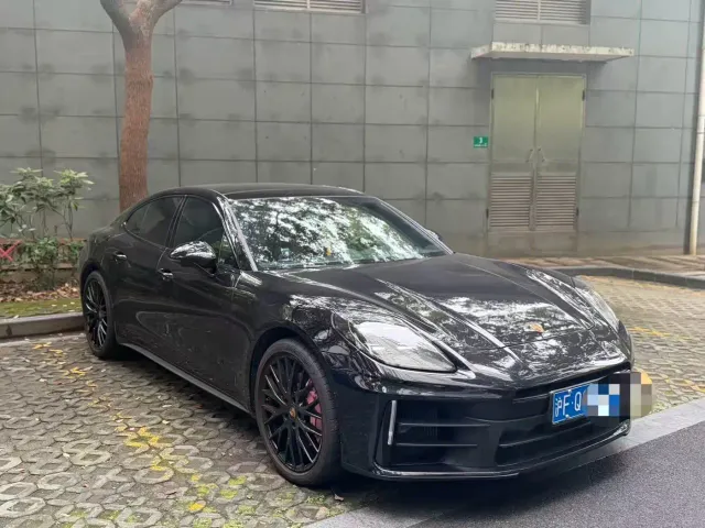 Фотография автомобиля — Porsche Panamera