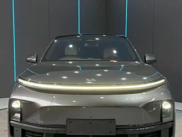 Li Auto L9 — Фото автомобиля 2