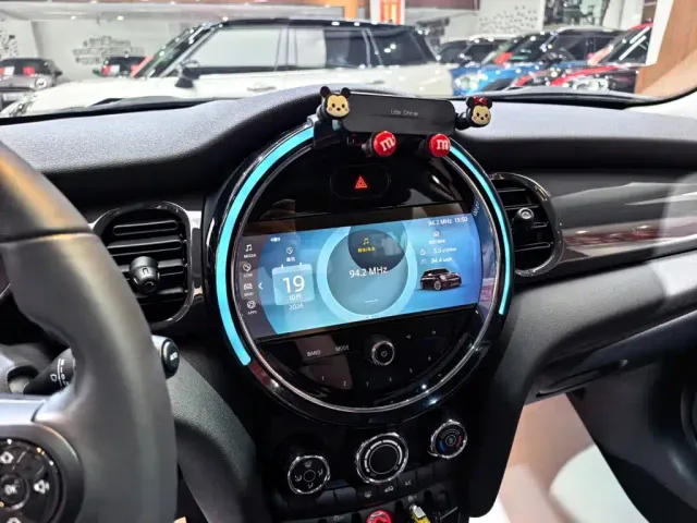 MINI Hatch — Фото автомобиля 10