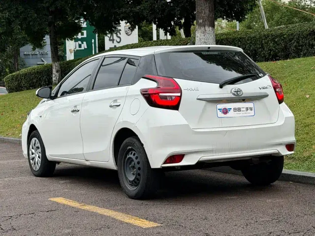 Toyota Vios FS — Фото автомобиля 4
