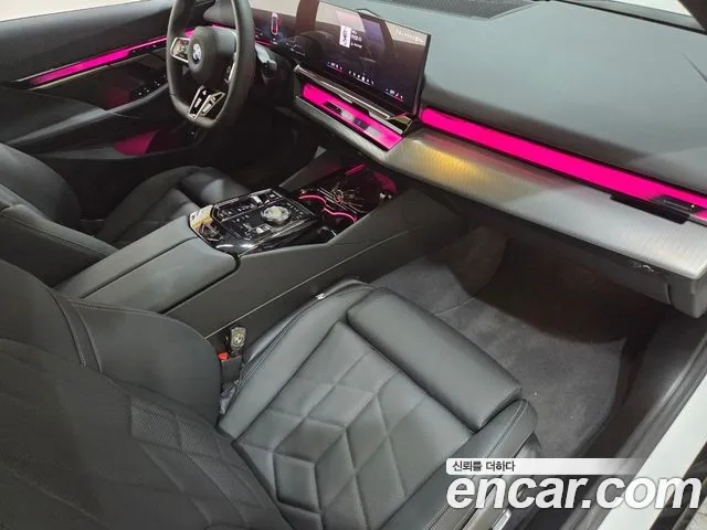 BMW 5-Series — Фото автомобиля 13