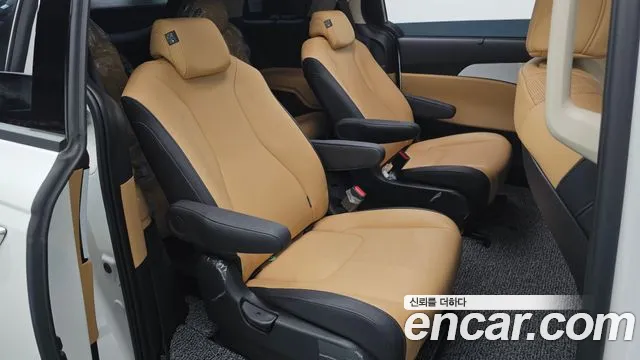 Kia Carnival Generation 4 — Фото автомобиля 17