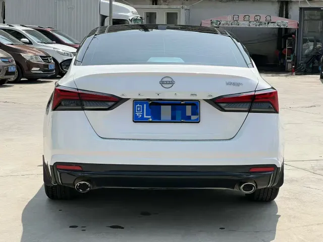 Nissan Teana — Фото автомобиля 8