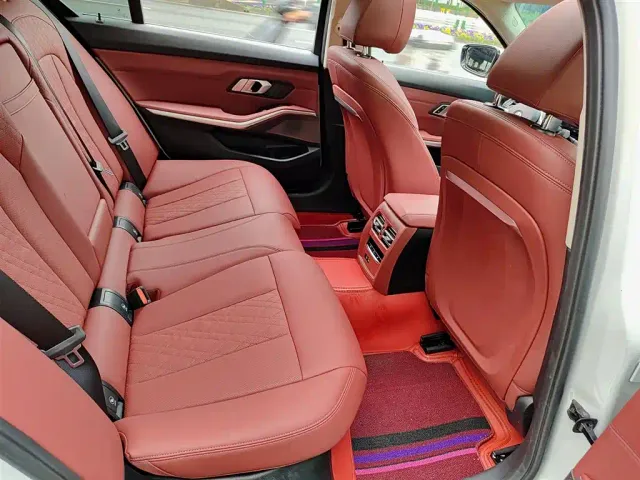 BMW 3 Series — Фото автомобиля 11