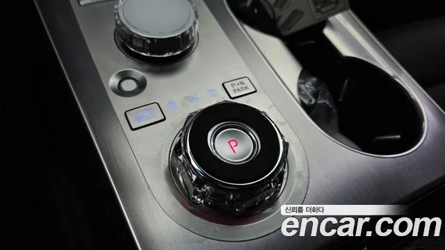 Genesis GV70 — Фото автомобиля 12