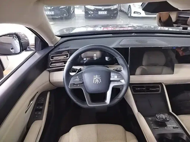 BYD Qin L — Фото автомобиля 10