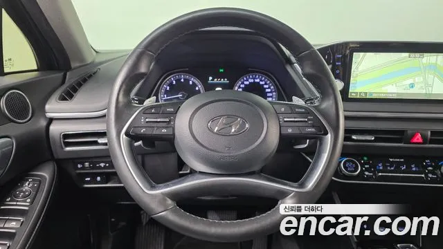 Hyundai Sonata Sonata (DN8) 2.0 LPG(Для маломобильных пассажиров) — Фото автомобиля 13