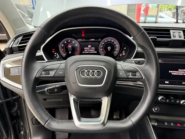 Audi Q3 — Фото автомобиля 11
