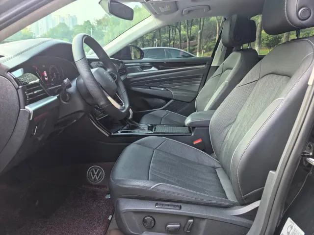 Volkswagen Passat — Фото автомобиля 9