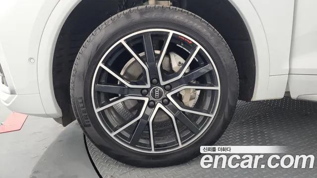 Audi Q5 40 TDI quattro Sportback Premium — Фото автомобиля 5