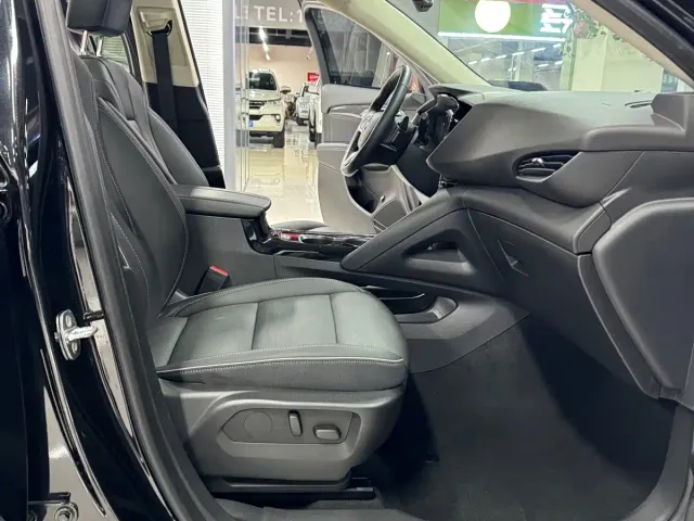 Buick Envision Plus — Фото автомобиля 17