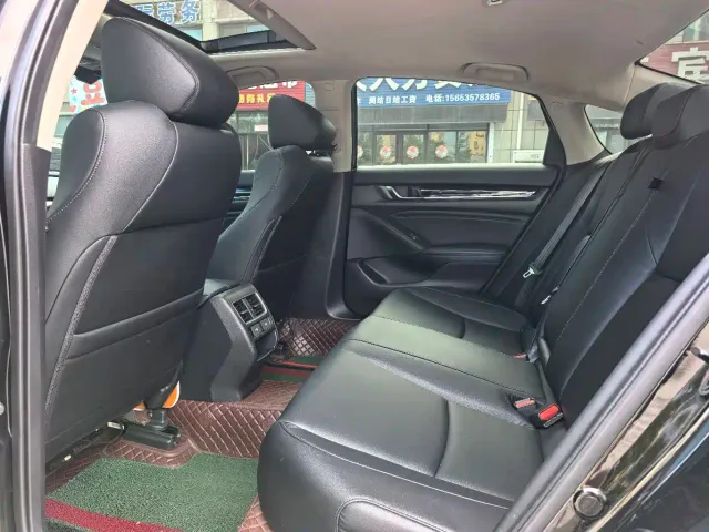 Honda Accord — Фото автомобиля 5