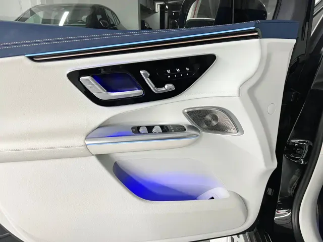 Mercedes-Benz EQE SUV — Фото автомобиля 8