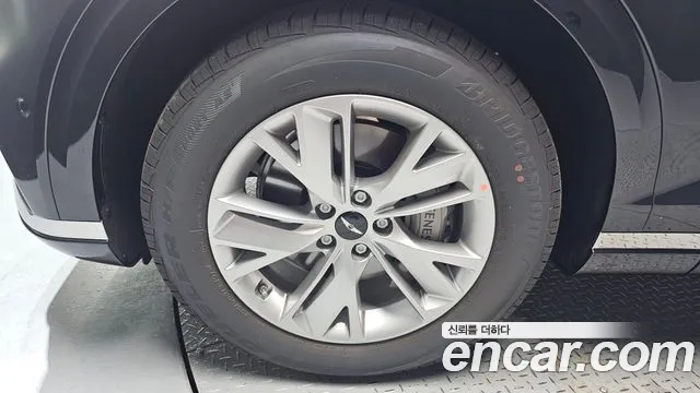 Genesis GV70 — Фото автомобиля 5