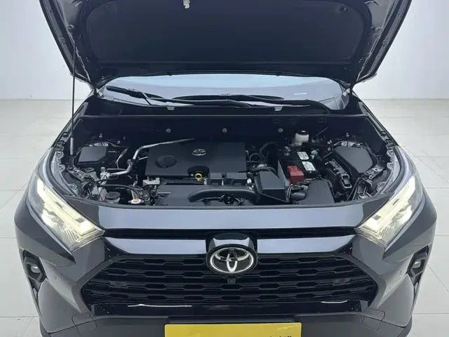 Toyota RAV4 — Фото автомобиля 18